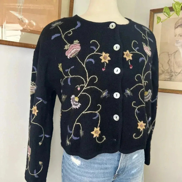 Vintage Black Floral Embroidered Cardigan Sweater size XL - Picture 2 of 5